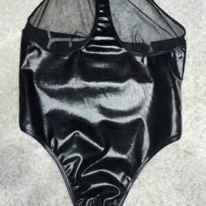 Body engomado con transparencia en tul.-